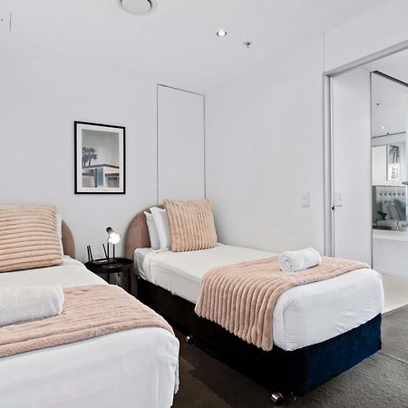 Ocean View Apartments With Balcony - Circle On Cavill - Central Location! - Self Contained & Privately Managed Gold Coast Exterior photo