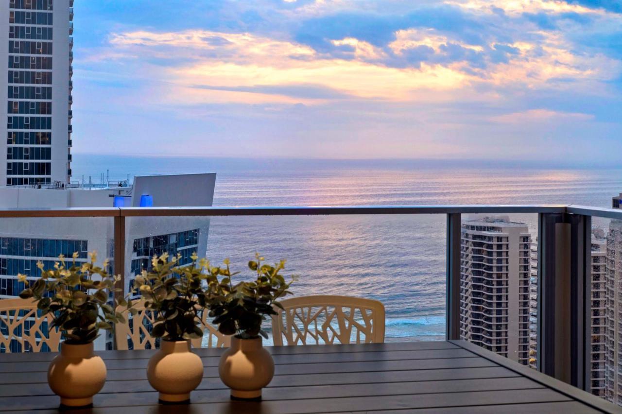 Ocean View Apartments With Balcony - Circle On Cavill - Central Location! - Self Contained & Privately Managed Gold Coast Exterior photo