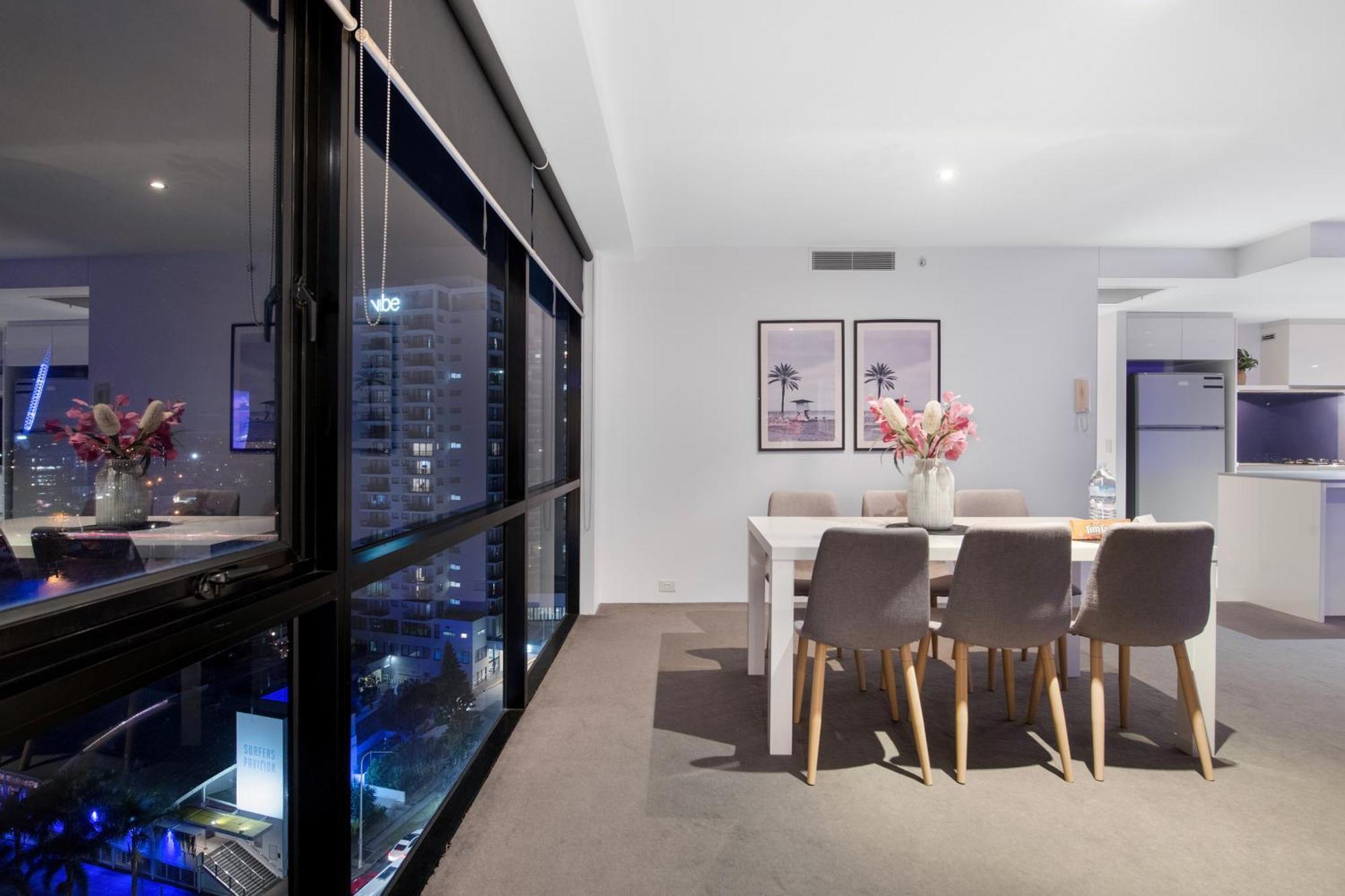 Ocean View Apartments With Balcony - Circle On Cavill - Central Location! - Self Contained & Privately Managed Gold Coast Exterior photo