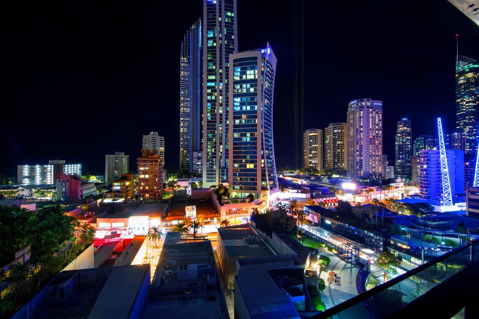 Ocean View Apartments With Balcony - Circle On Cavill - Central Location! - Self Contained & Privately Managed Gold Coast Exterior photo
