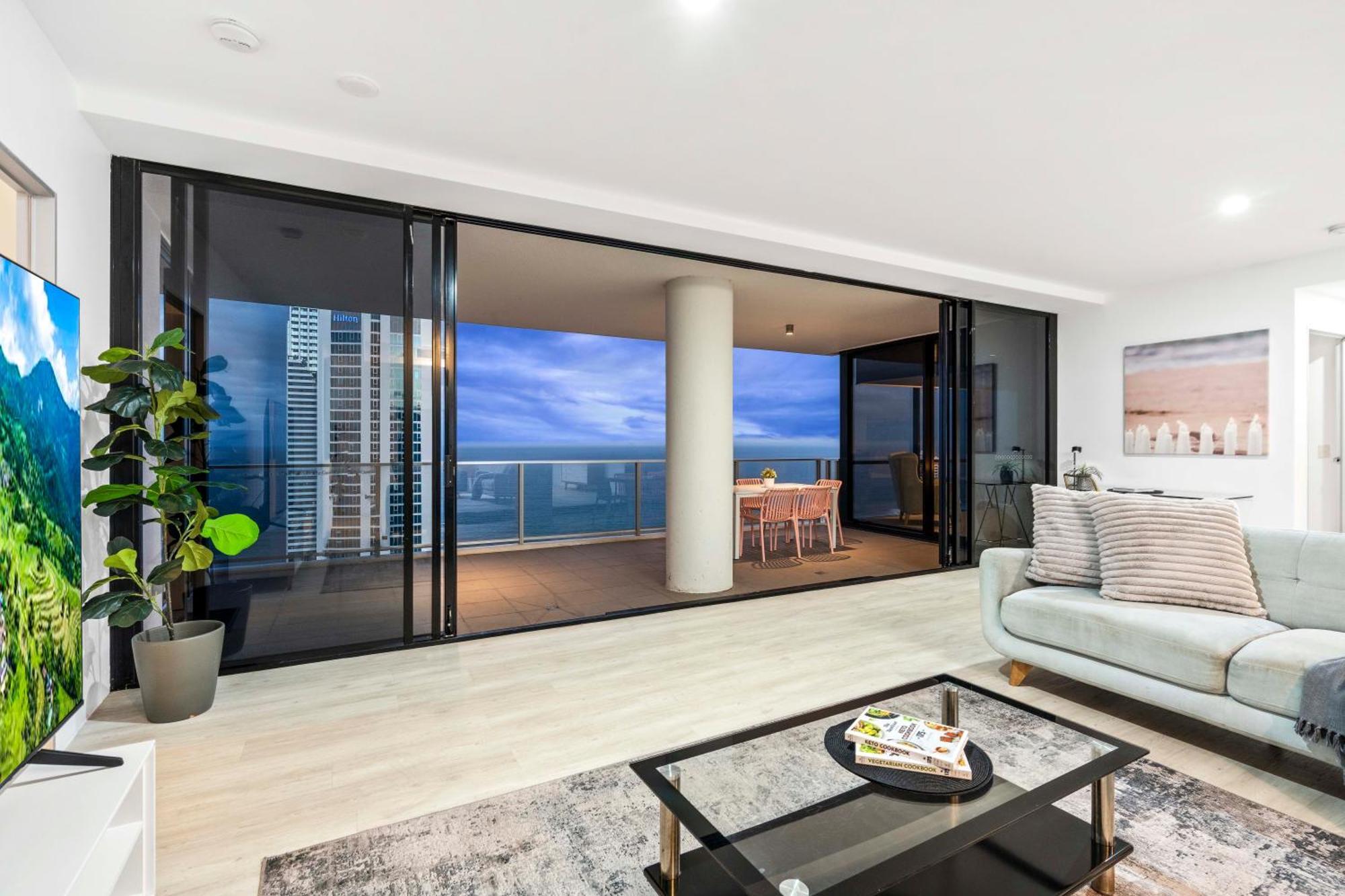 Ocean View Apartments With Balcony - Circle On Cavill - Central Location! - Self Contained & Privately Managed Gold Coast Exterior photo