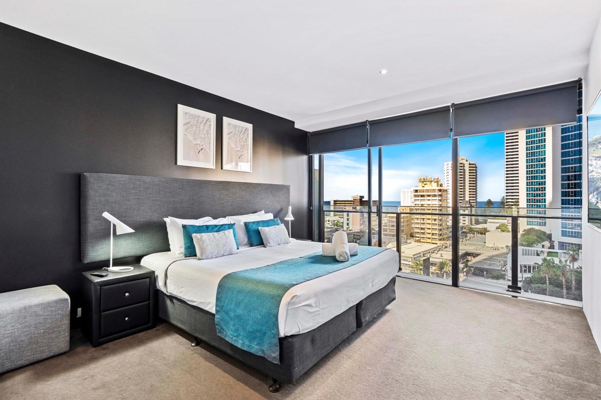Ocean View Apartments With Balcony - Circle On Cavill - Central Location! - Self Contained & Privately Managed Gold Coast Exterior photo