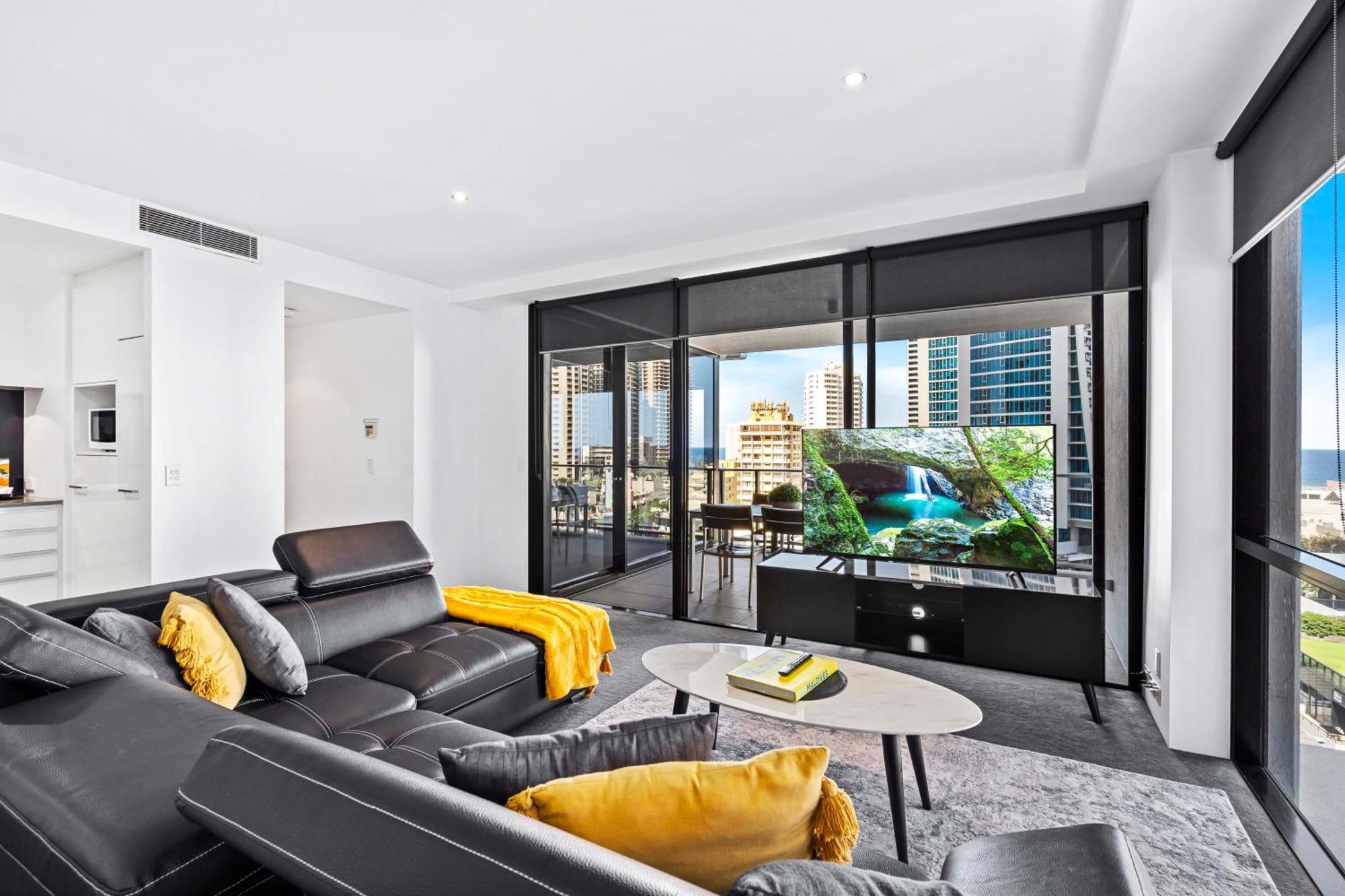 Ocean View Apartments With Balcony - Circle On Cavill - Central Location! - Self Contained & Privately Managed Gold Coast Exterior photo