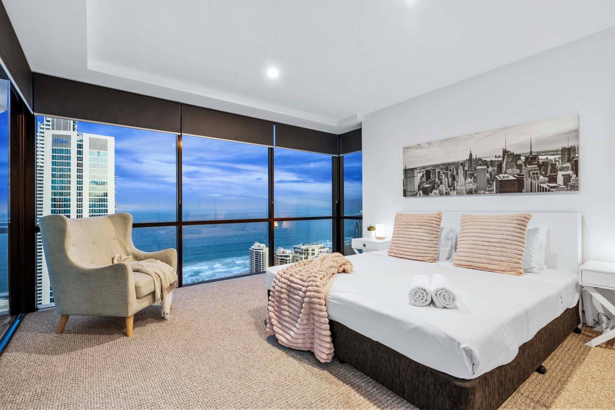 Ocean View Apartments With Balcony - Circle On Cavill - Central Location! - Self Contained & Privately Managed Gold Coast Exterior photo