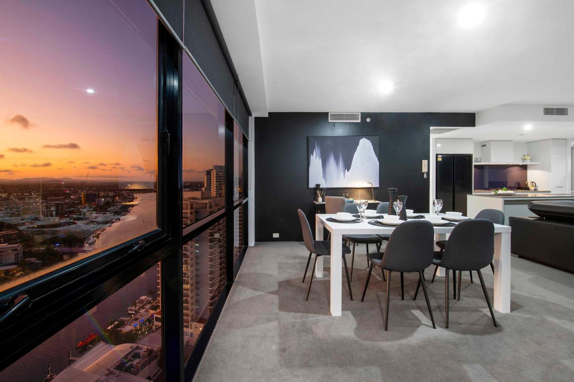 Ocean View Apartments With Balcony - Circle On Cavill - Central Location! - Self Contained & Privately Managed Gold Coast Exterior photo