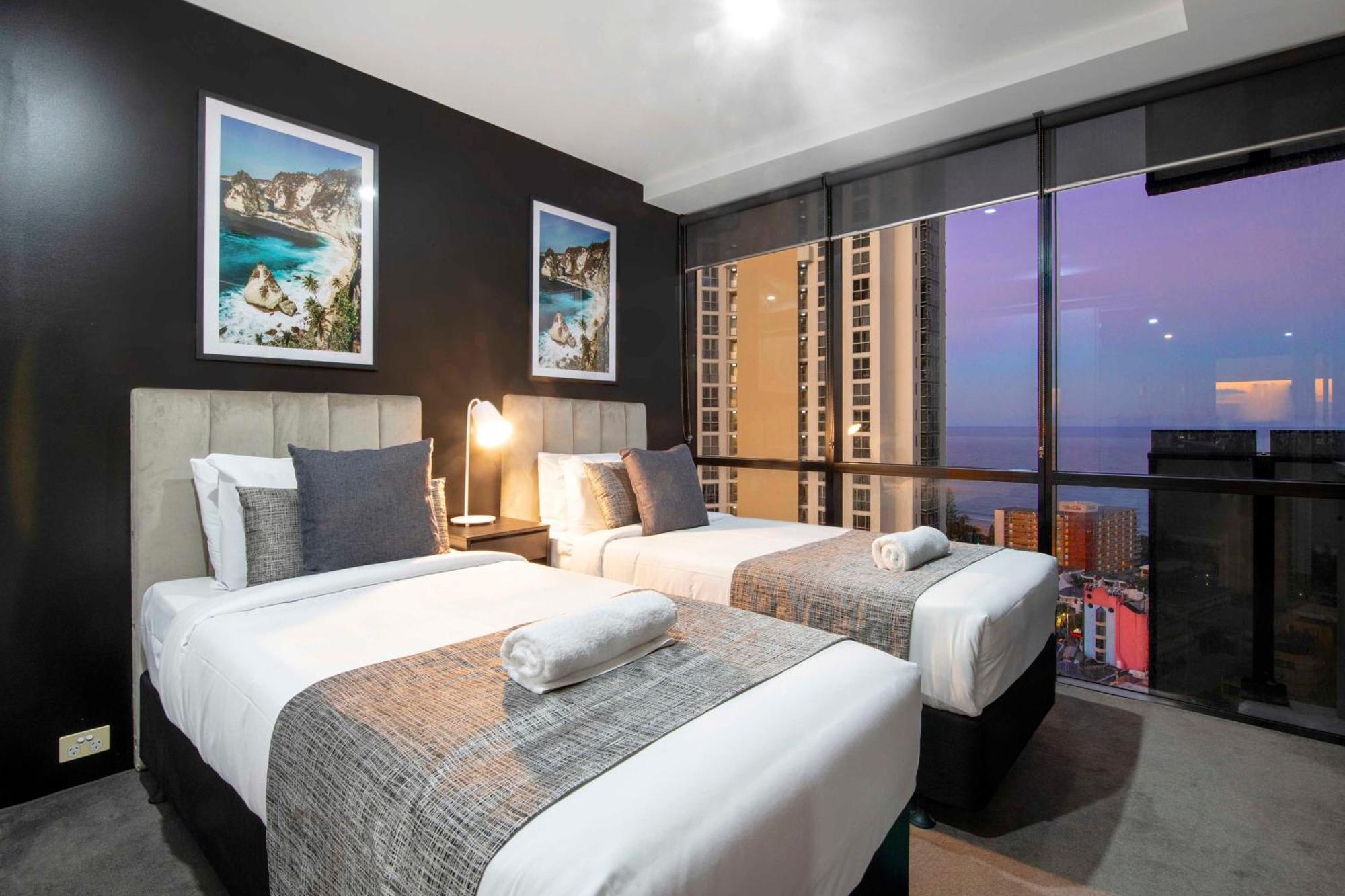 Ocean View Apartments With Balcony - Circle On Cavill - Central Location! - Self Contained & Privately Managed Gold Coast Exterior photo