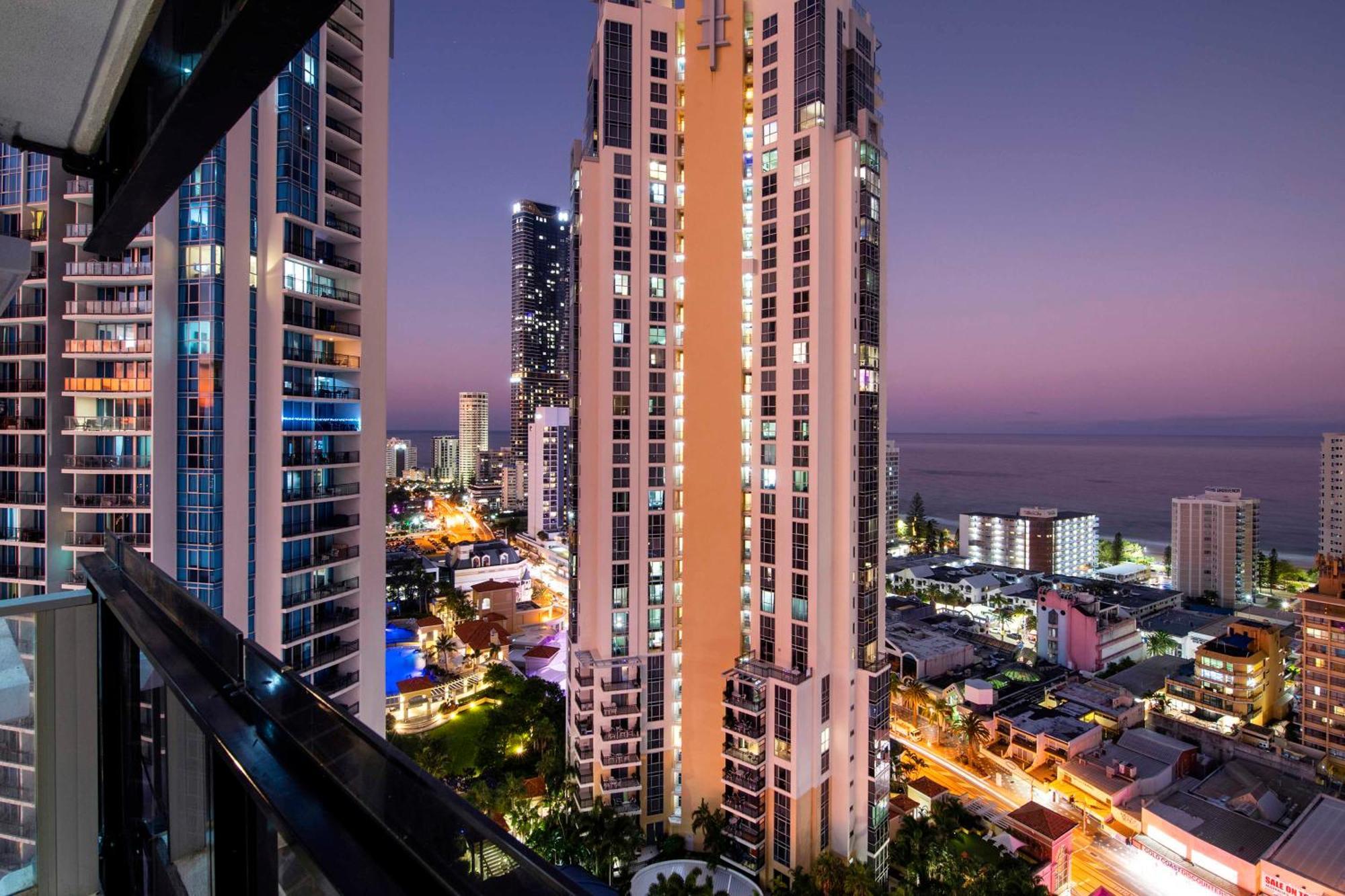 Ocean View Apartments With Balcony - Circle On Cavill - Central Location! - Self Contained & Privately Managed Gold Coast Exterior photo