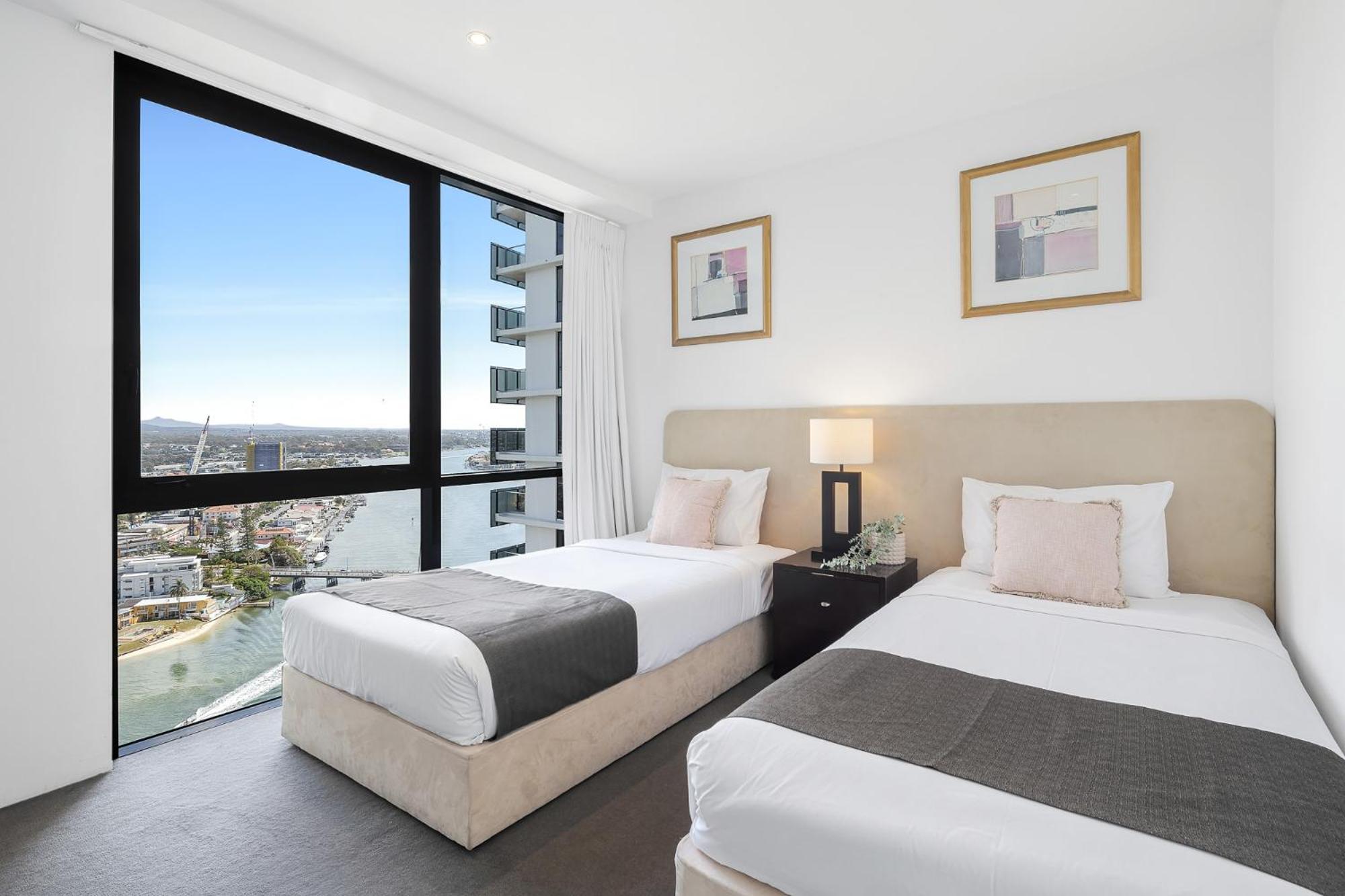 Ocean View Apartments With Balcony - Circle On Cavill - Central Location! - Self Contained & Privately Managed Gold Coast Exterior photo