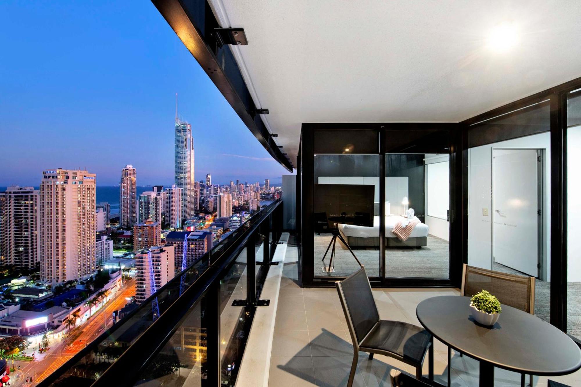 Ocean View Apartments With Balcony - Circle On Cavill - Central Location! - Self Contained & Privately Managed Gold Coast Exterior photo