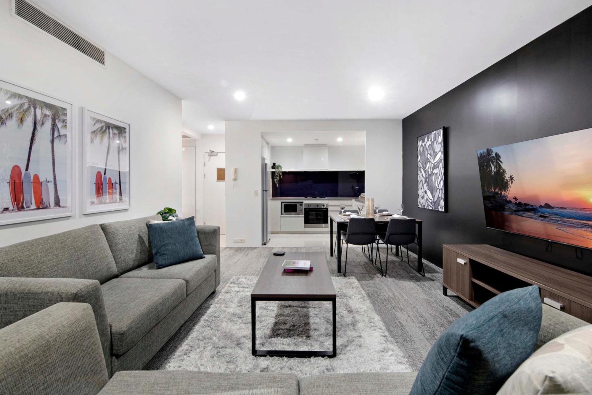 Ocean View Apartments With Balcony - Circle On Cavill - Central Location! - Self Contained & Privately Managed Gold Coast Exterior photo