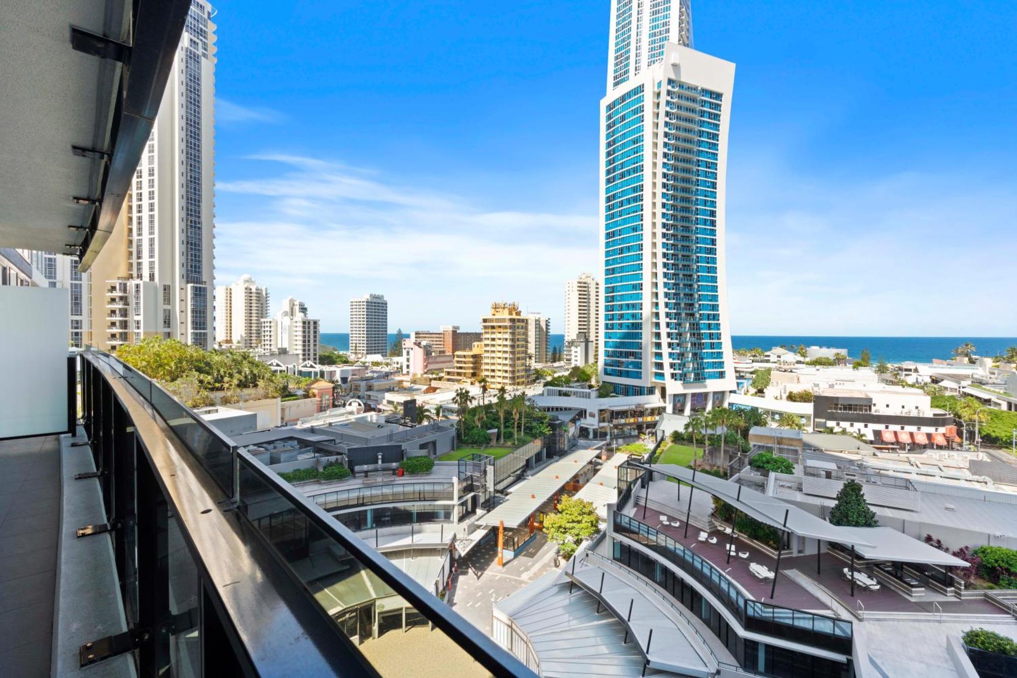Ocean View Apartments With Balcony - Circle On Cavill - Central Location! - Self Contained & Privately Managed Gold Coast Exterior photo